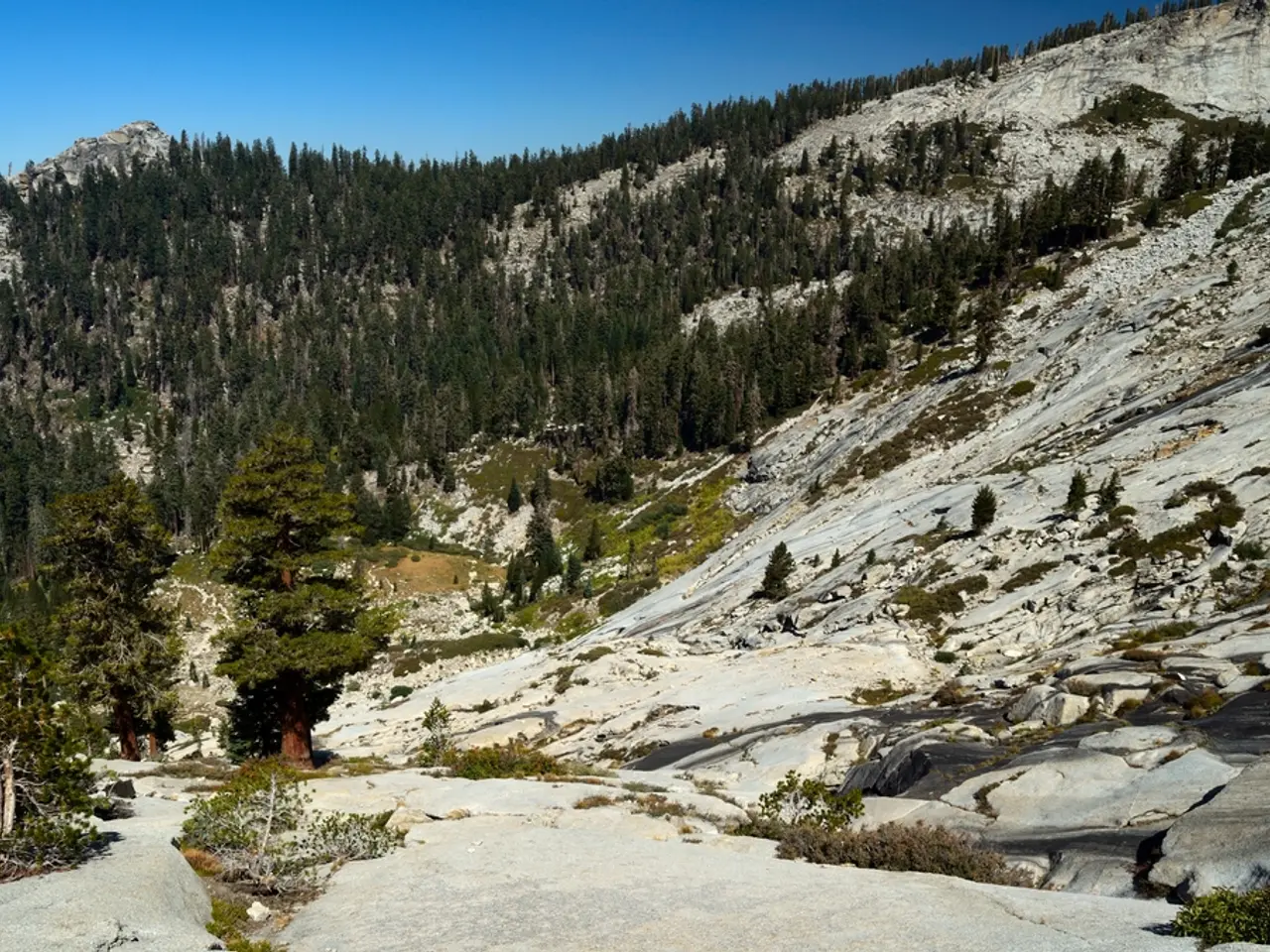 Spectacular and Thrilling Alpine Hiking Circuit in New Hampshire's White Mountains