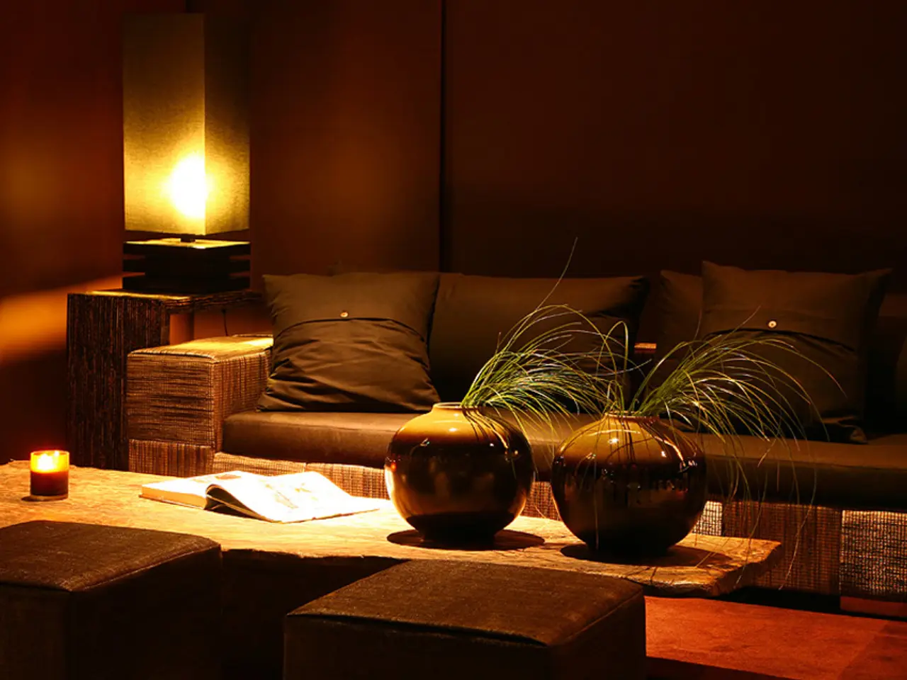 Urban retreat: compact, city-centered summer home