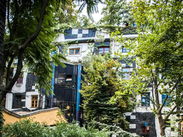 "Plant-based cooling" - Is it viable to rely on vegetation for zero-energy air conditioning?