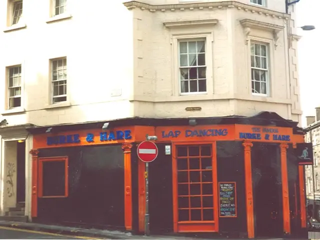 Transformation of Stasi-Ridden Berlin-Lichtenberg into a House Renovation Project