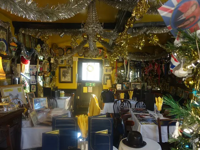 Unique Treasures from Design Pioneer Iris Apfel's Unconventional Estate Sale: A Glimpse into Her...