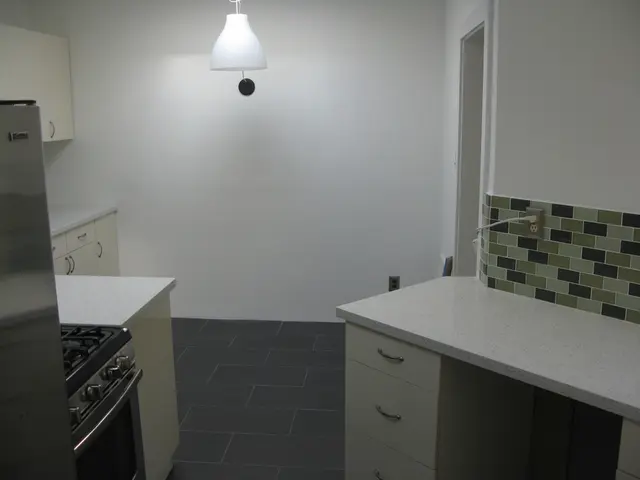 Essential Gadgets Every College Student Should Have, Including Intelligent Lamps and Socket Devices