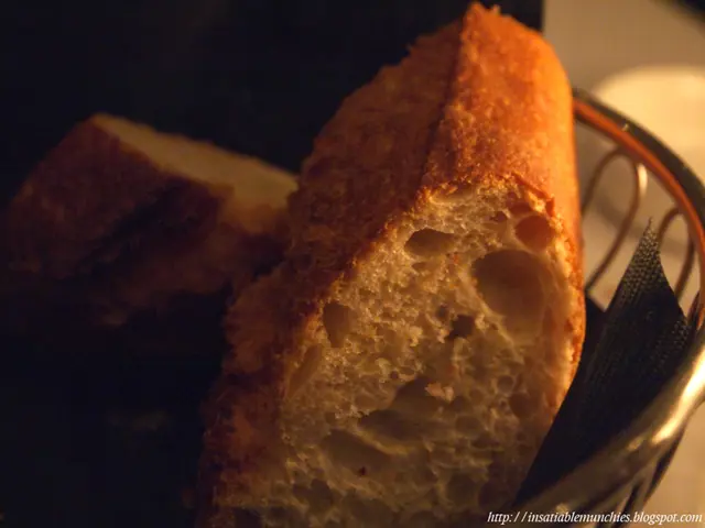 Predicting mortality forsaking tea leaf readings: The role of feces analysis