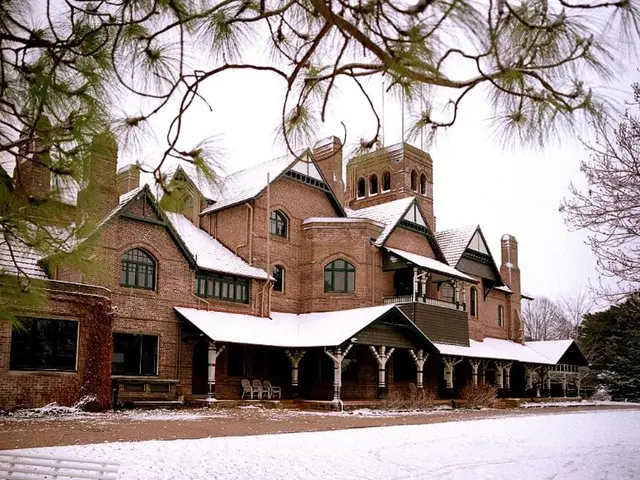 City employment in Augsburg: Resilient and adaptable