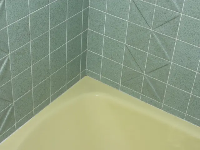 Choosing the right bathroom color scheme: Insights from interior designers on the ideal sequence...