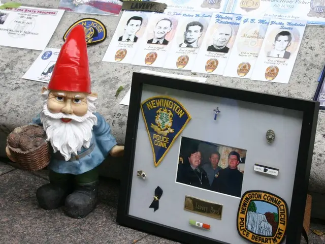 DIY Santa Claus Artwork Using Paper Plates