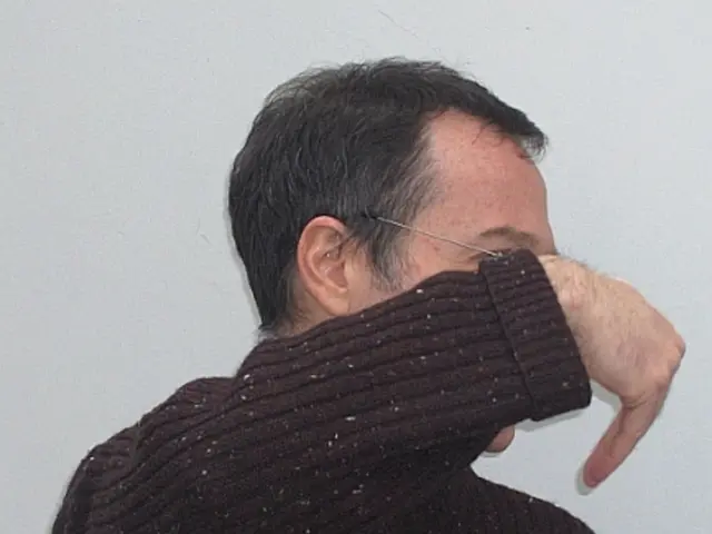 Guidelines for Successfully Cutting a Knitted Sweater to Prevent Fraying