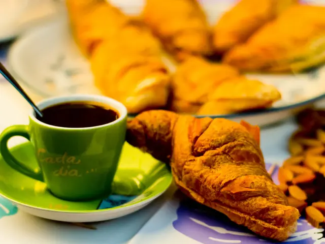 Affordable and eco-friendly tableware revolutionizes summer events, offering a stylish alternative...