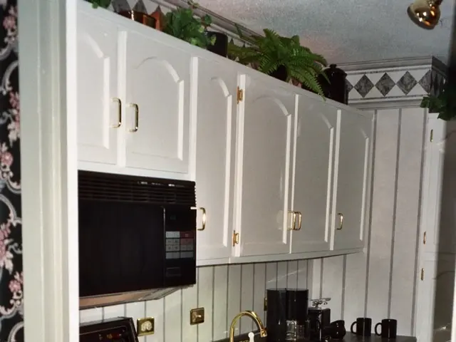 Vibrant Simplicity Takes Over: Colourful, Quiet Elegance Revamps Kitchens for a Warm, High-End Feel