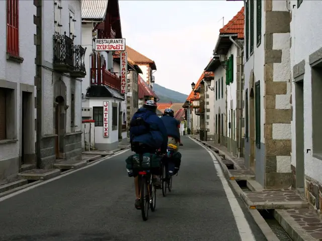 City Residents Face Danger Due to Heatwave: Video Highlights