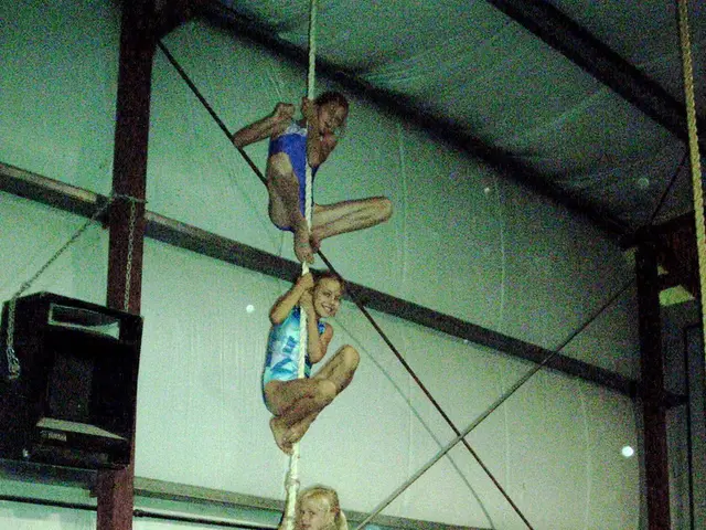 Organizing a fresh playground party for kids and teens at Bell Street in Bremen - seeking creative...