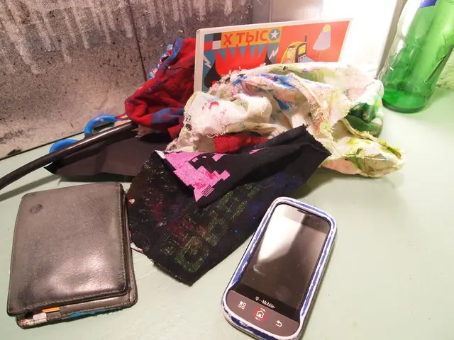 Top-tier Men's Briefcases Struggling to Earn a Buck